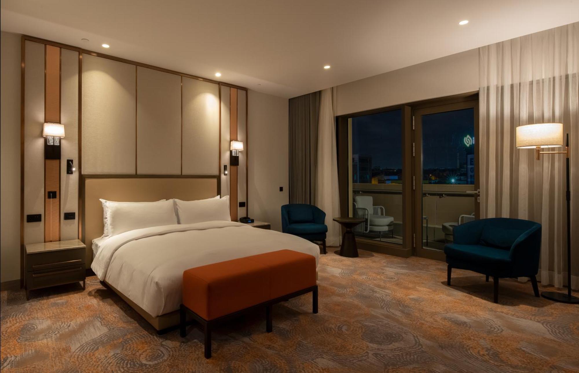 Hilton Mall Of Hotel 5*