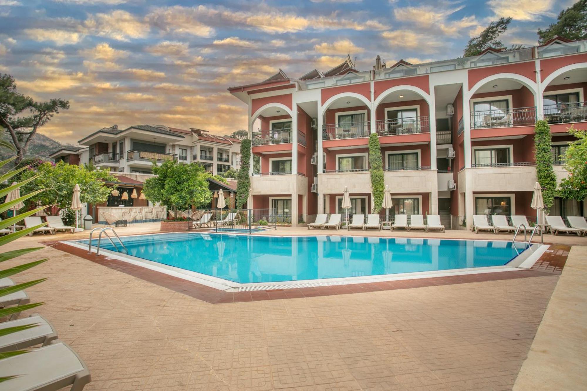 Aparthotel Grand Aquarium 4*