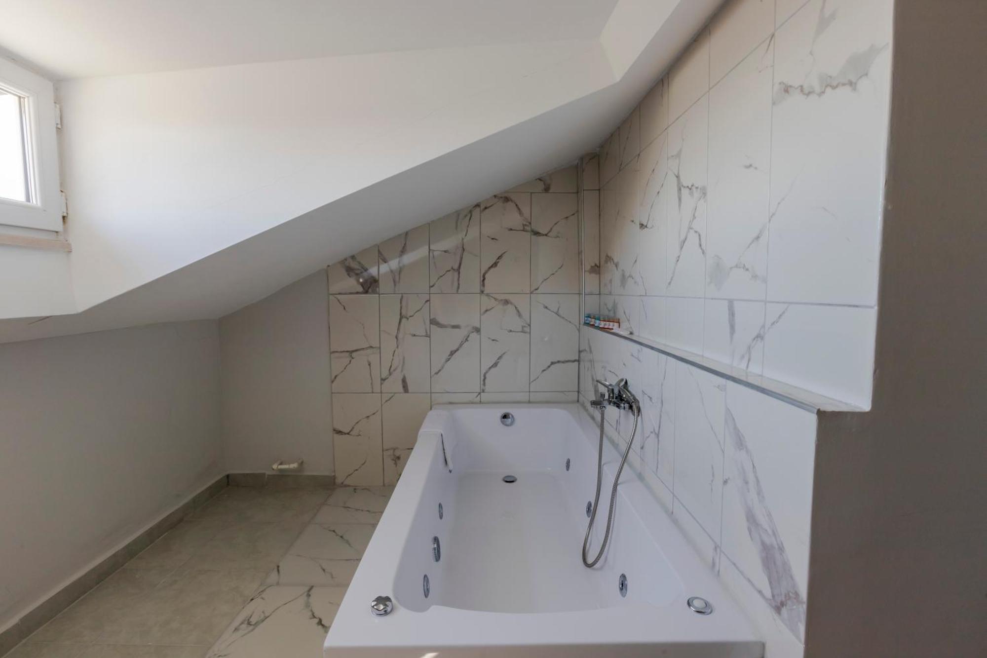 Hotel Acar Smart