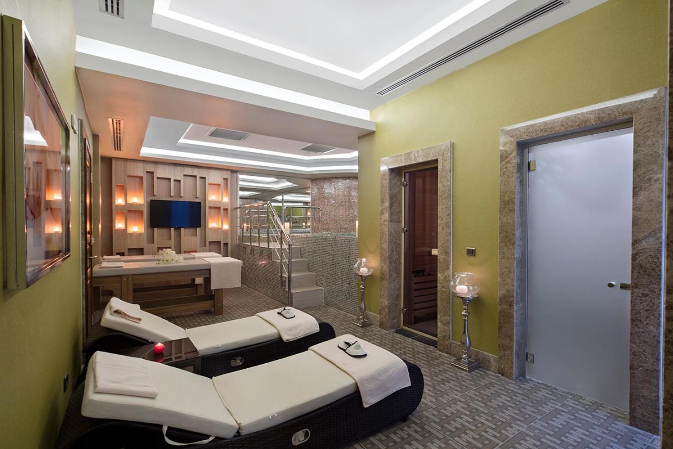 Hotel Grand Millennium