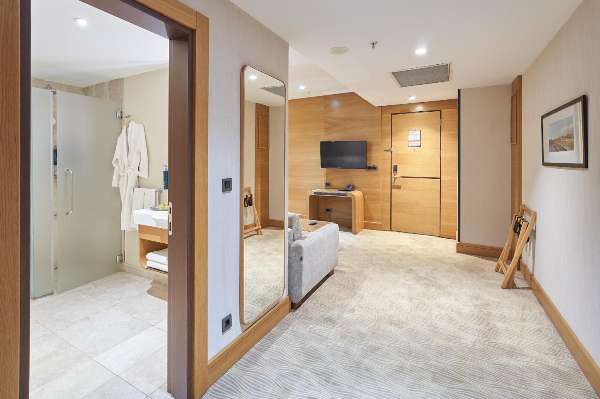 Doubletree By Hilton - Tuzla 4*