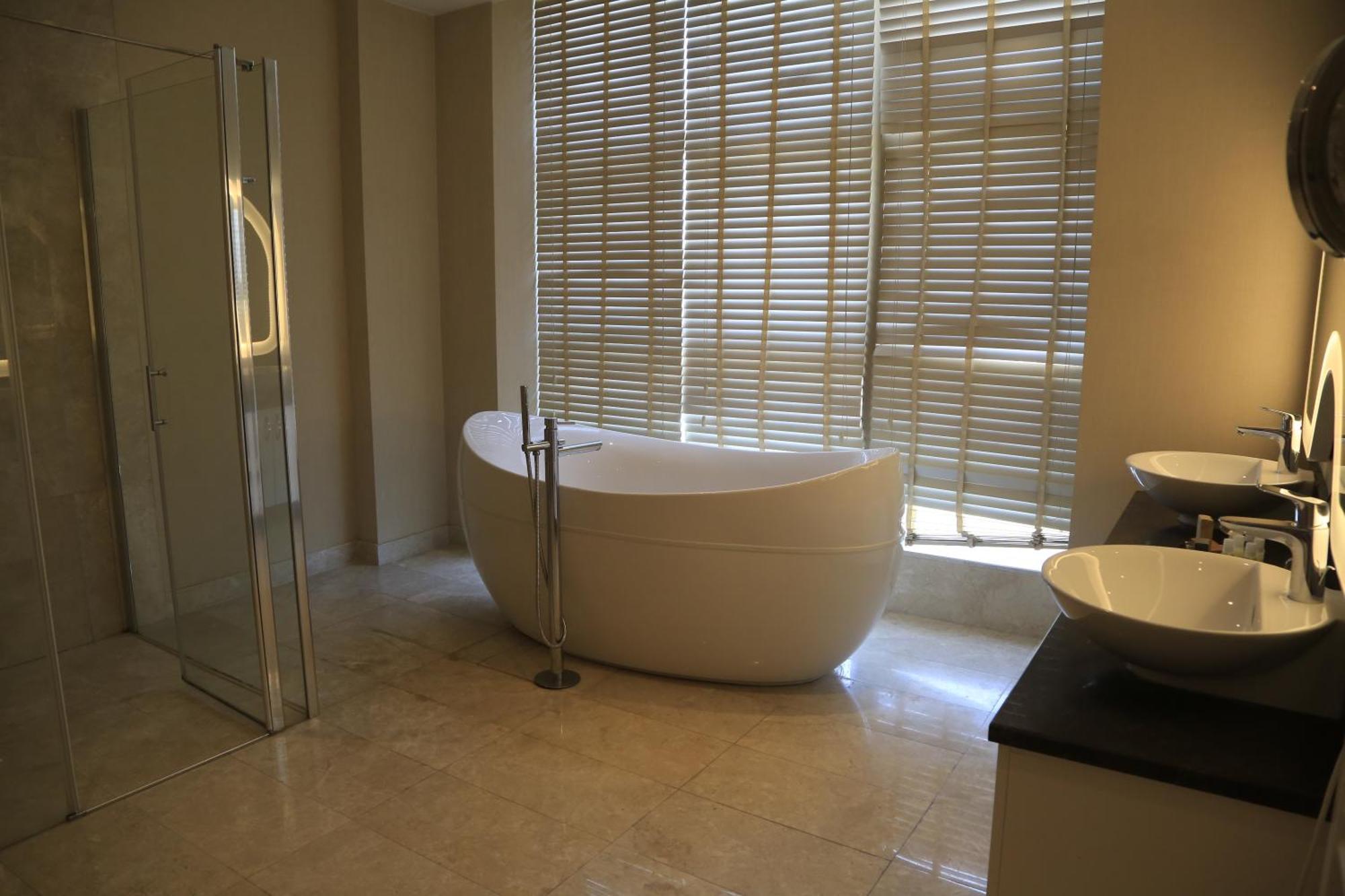 Hotel Doubletree By Hilton - Tuzla 4*