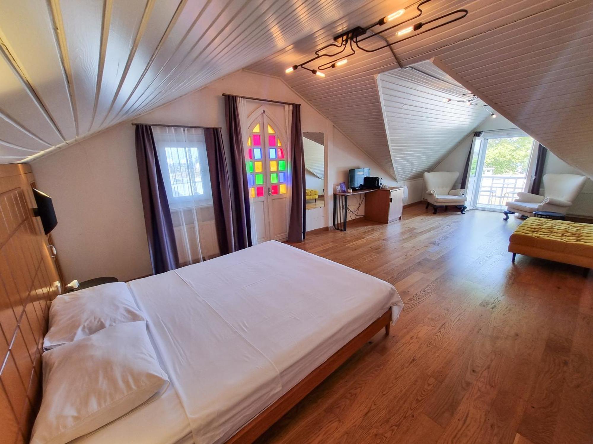 Serguzest Hotel