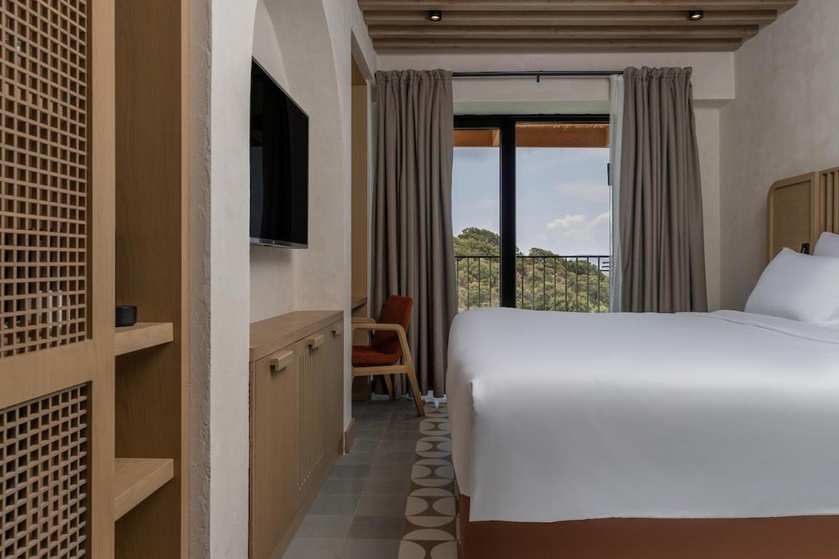 Radisson Blu Hotel, Hotel