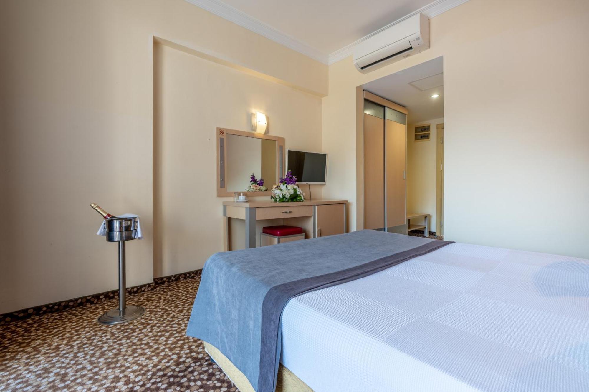 Hotel Grand Viking 4*