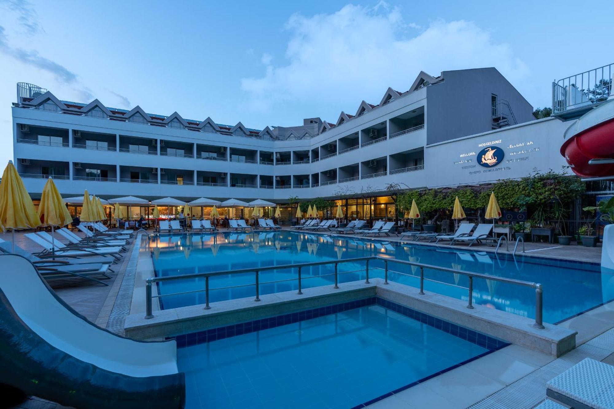 Hotel Grand Viking 4*