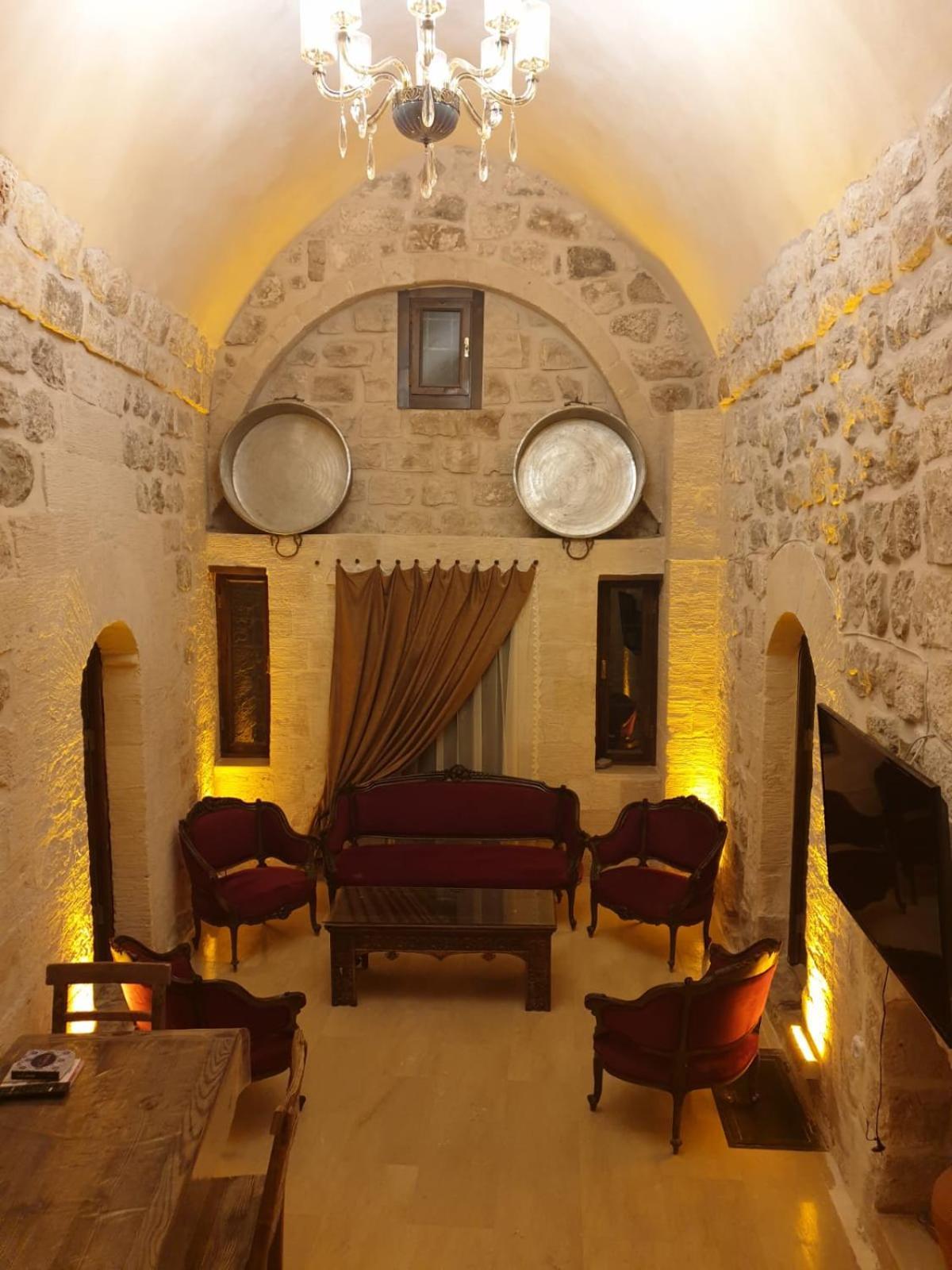 Tarihi Ulu Cami Yani, Tarihi Villa