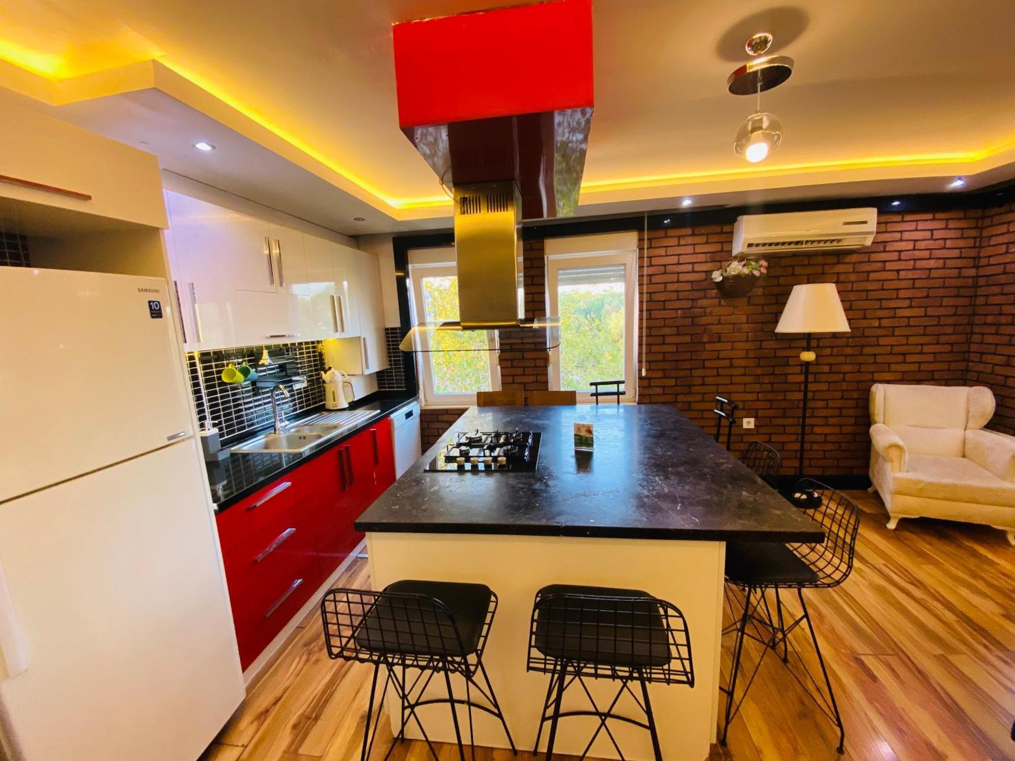 Aparthotel Royal Loft 4*