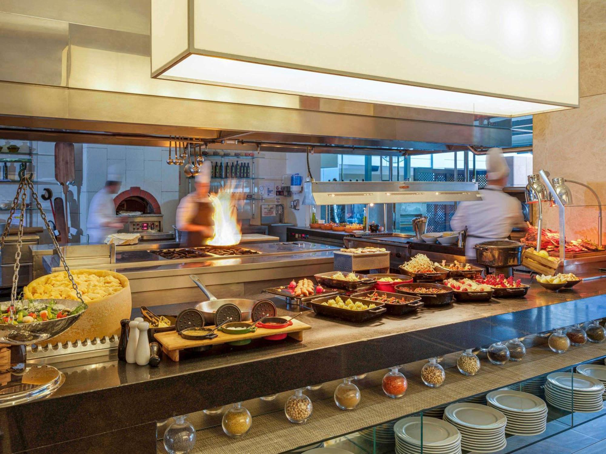 Swissotel Buyuk Efes Hotel 5*