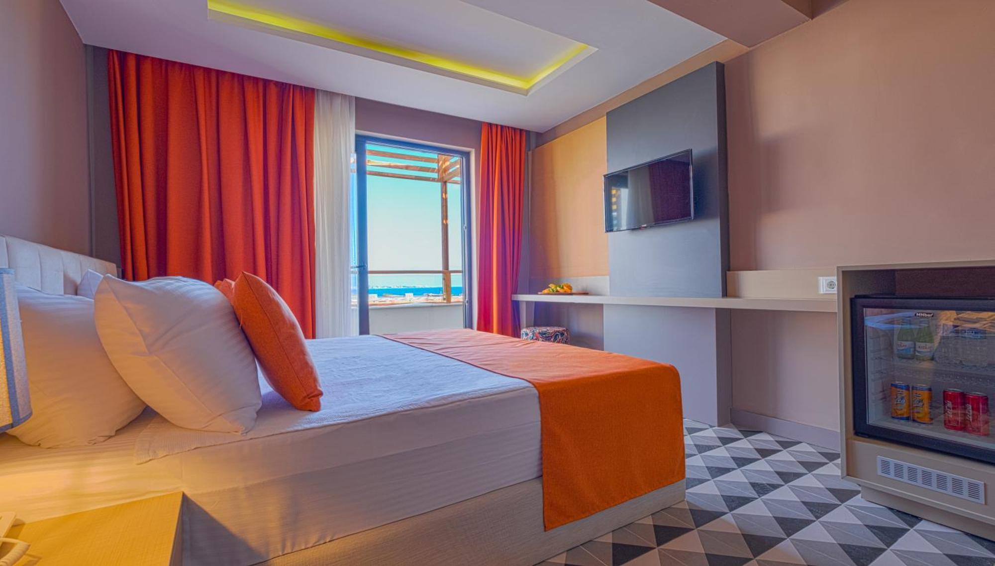 Feniks Priority 4* Okurcalar