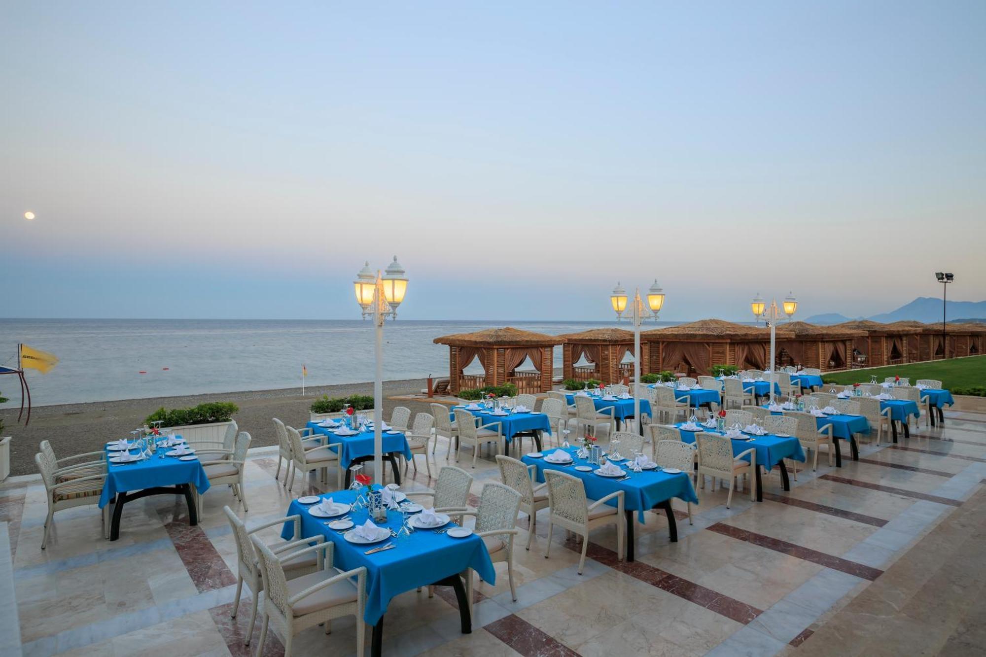 Hotel Dobedan World Palace 