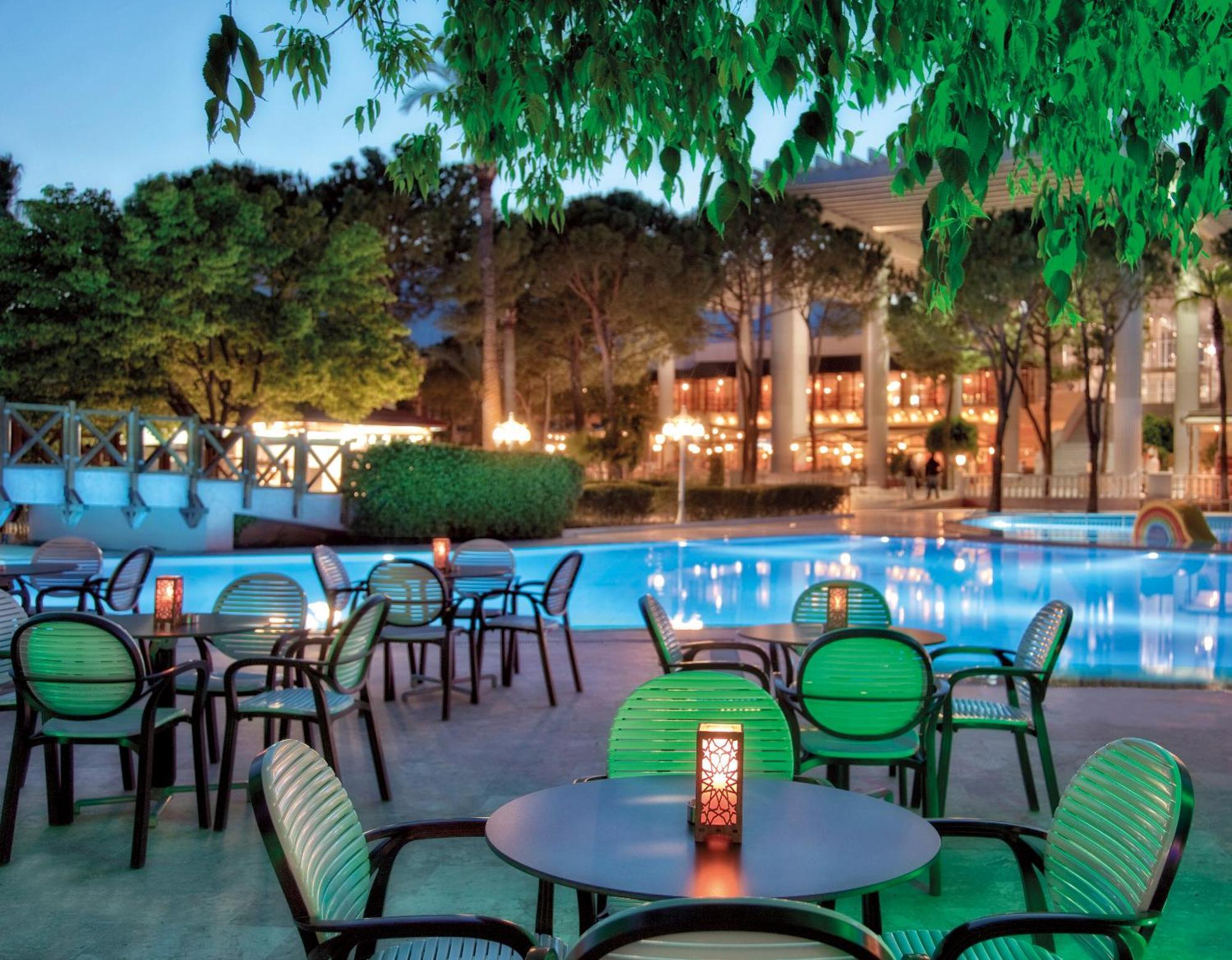 Hotel Dobedan World Palace 
