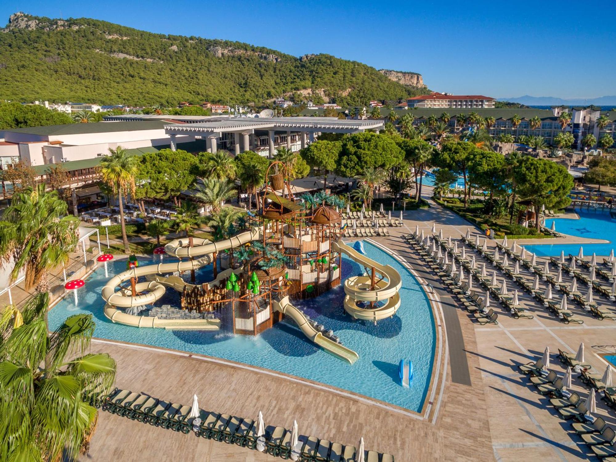 Hotel Dobedan World Palace 