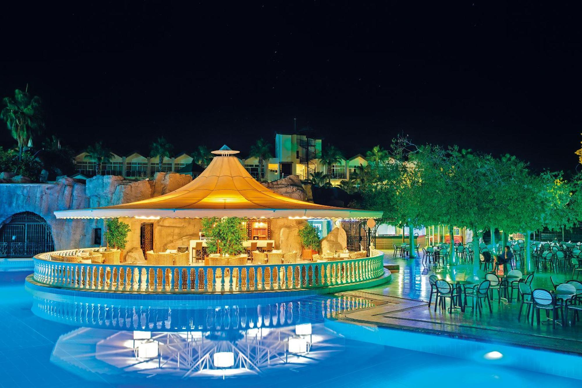 Hotel Dobedan World Palace 