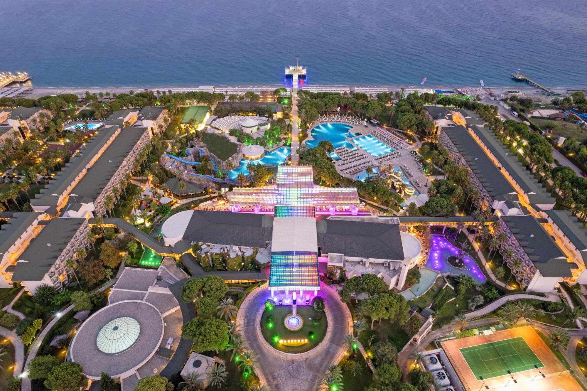 Hotel Dobedan World Palace 