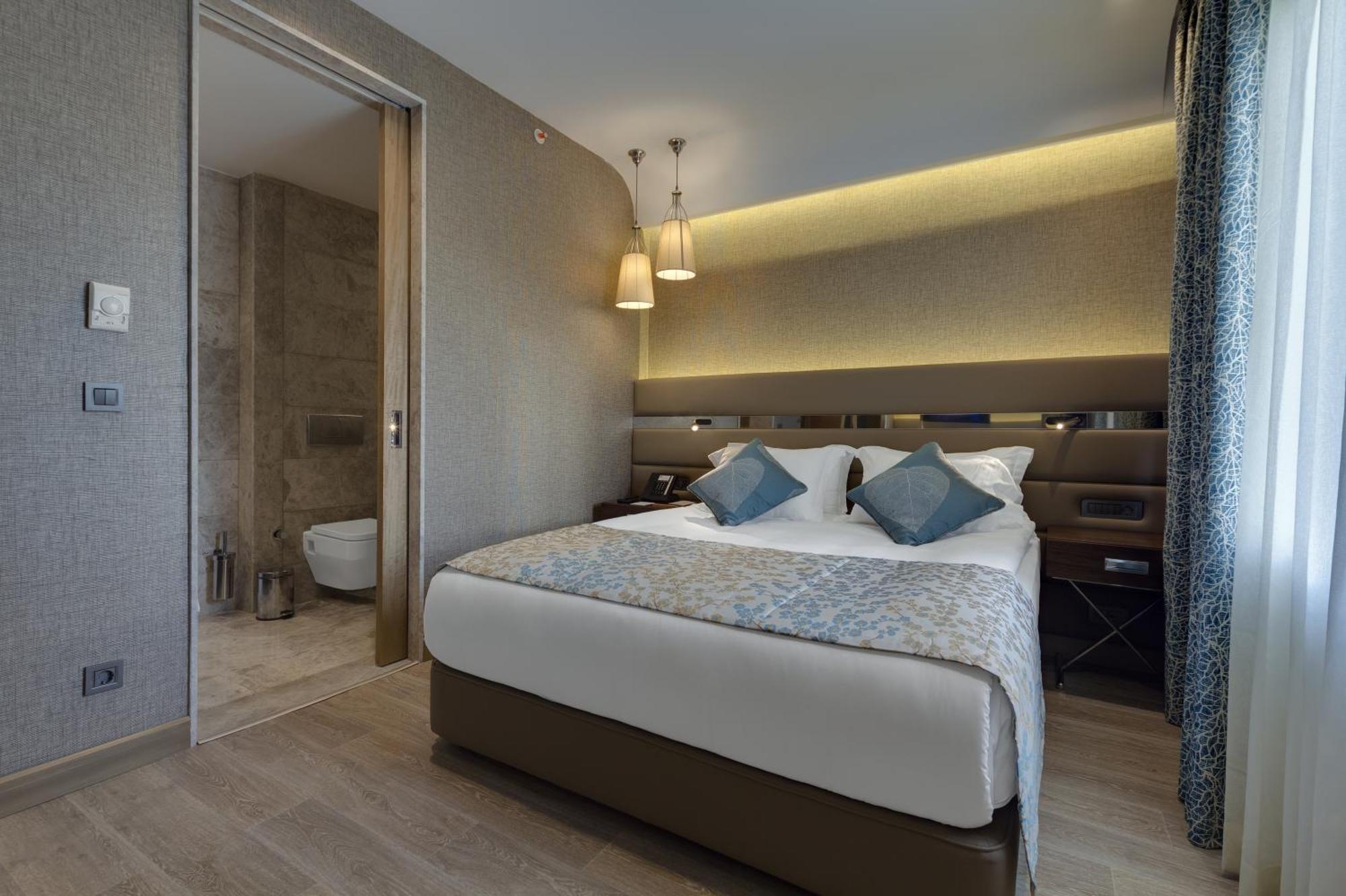 Club Grand Aqua Hotel