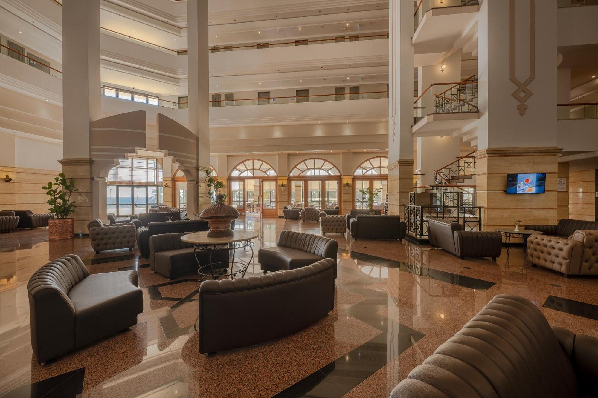 Resort Adora & 5*