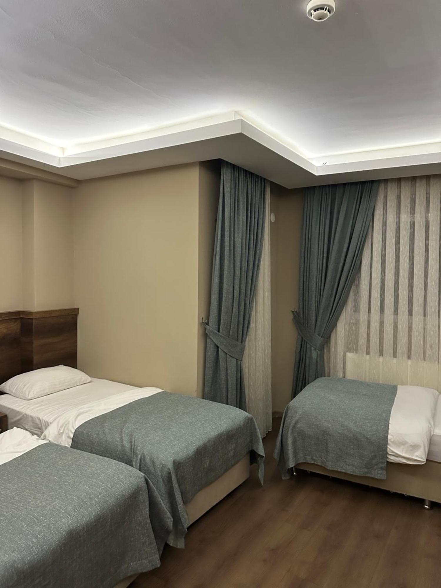 Grand Delux Hotel