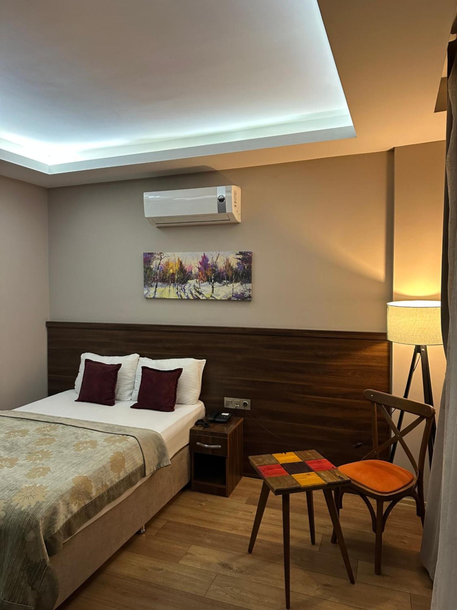 Grand Delux Hotel