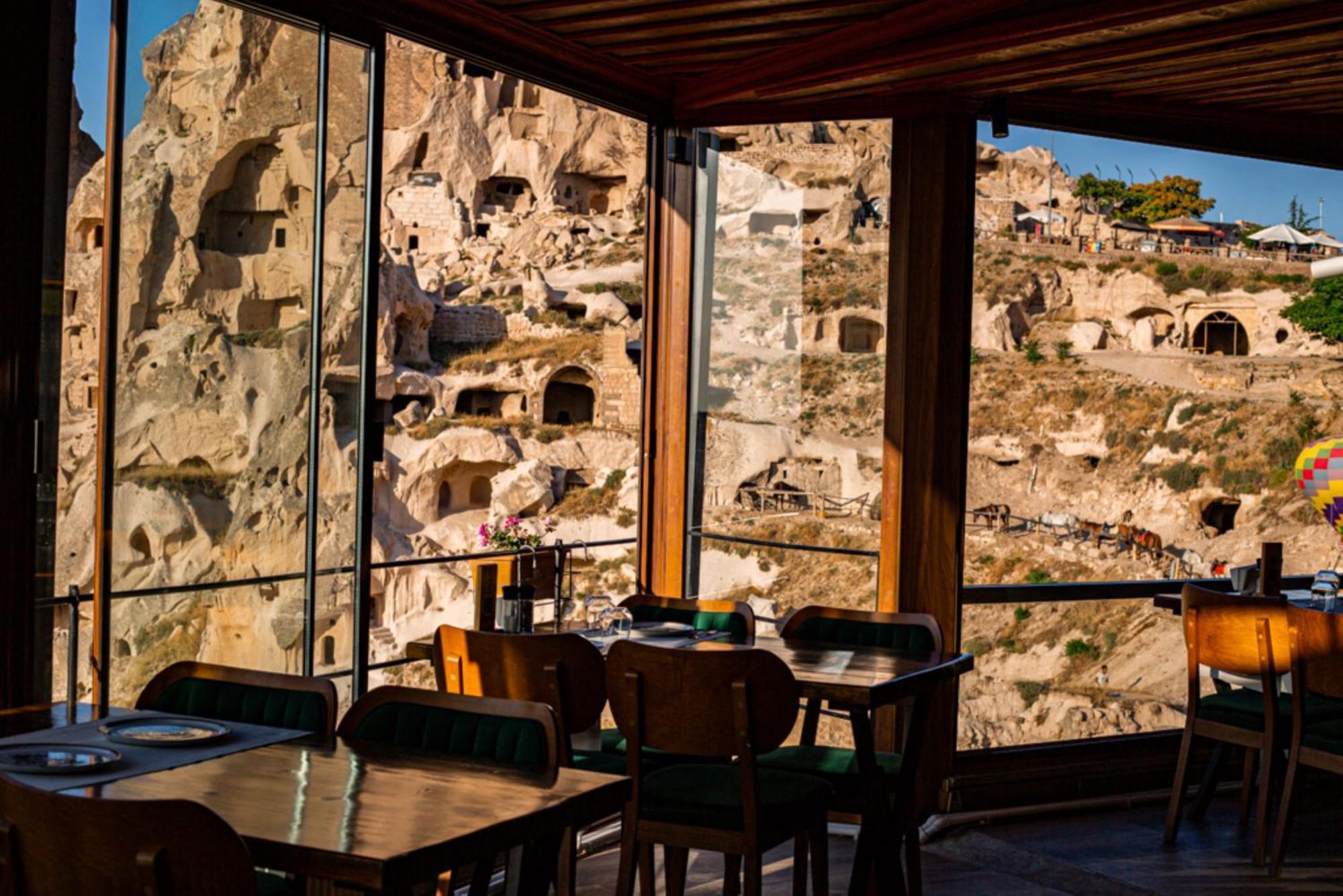 Caldera Cave & Restaurant 4*