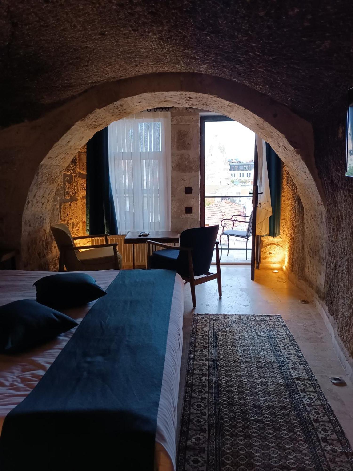 Peruna Cave Hotel