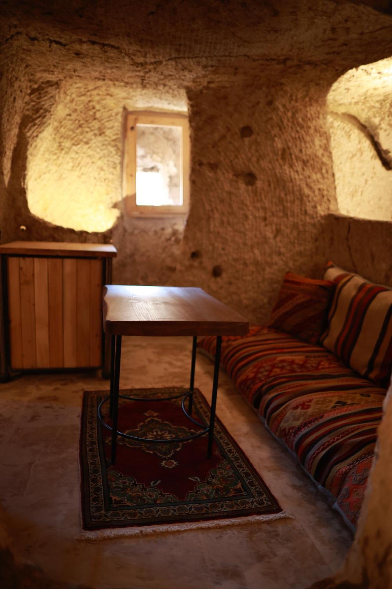 Peruna Cave Hotel