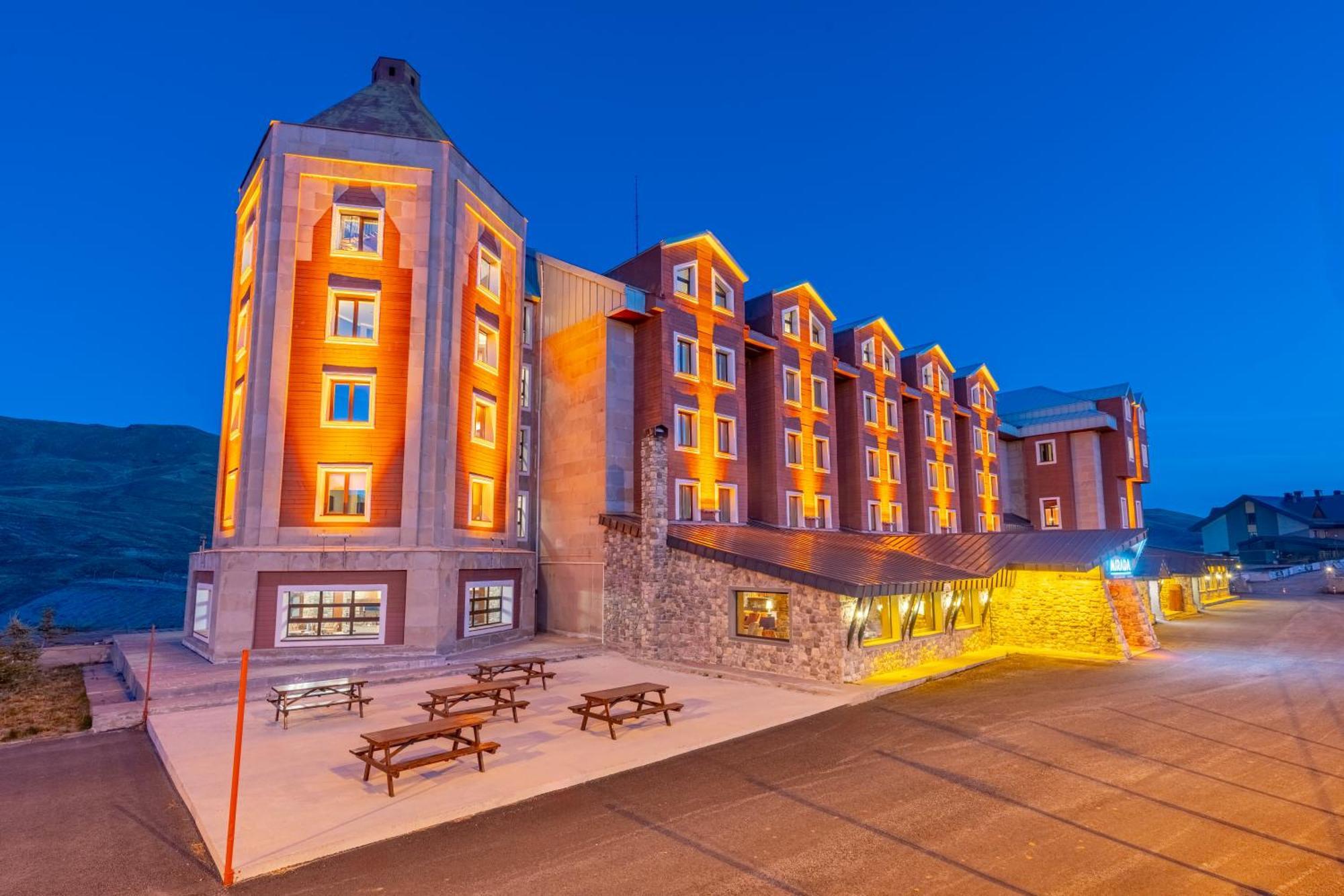 Mirada Del Hotel 5*