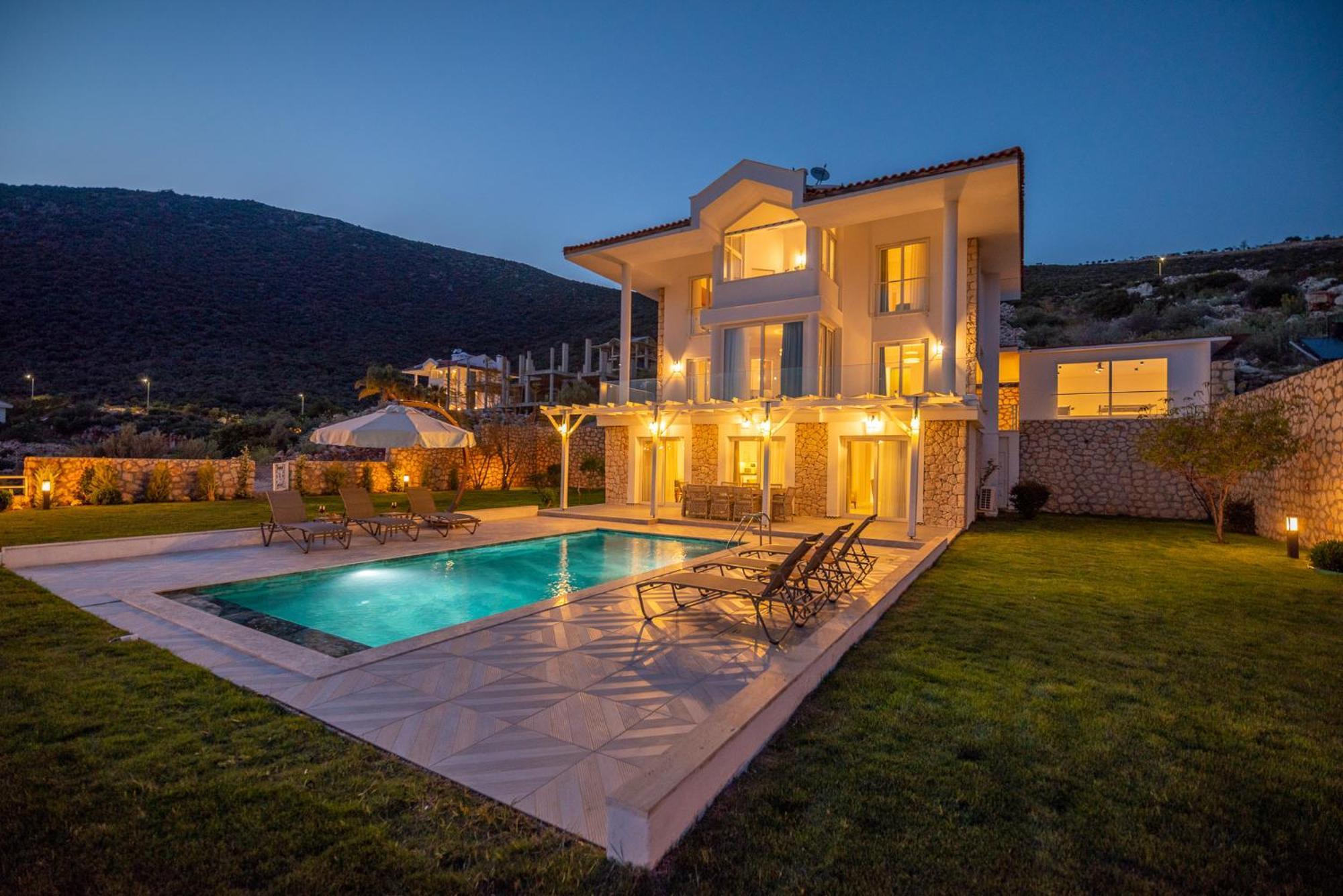 Beachfront Sari With Private Swimming Pool Kalkan