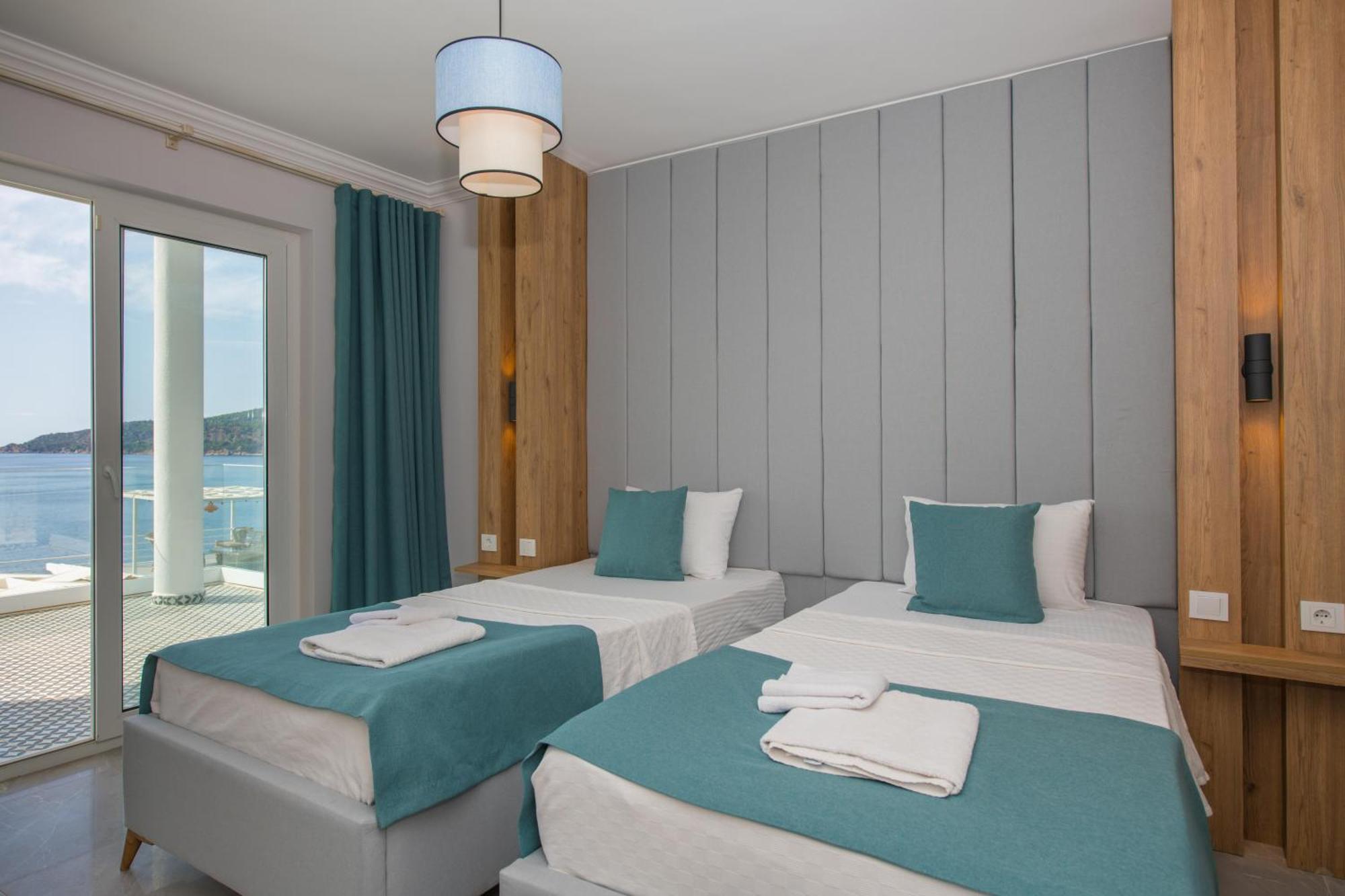 Beachfront White With Private Swimming Pool Kalkan