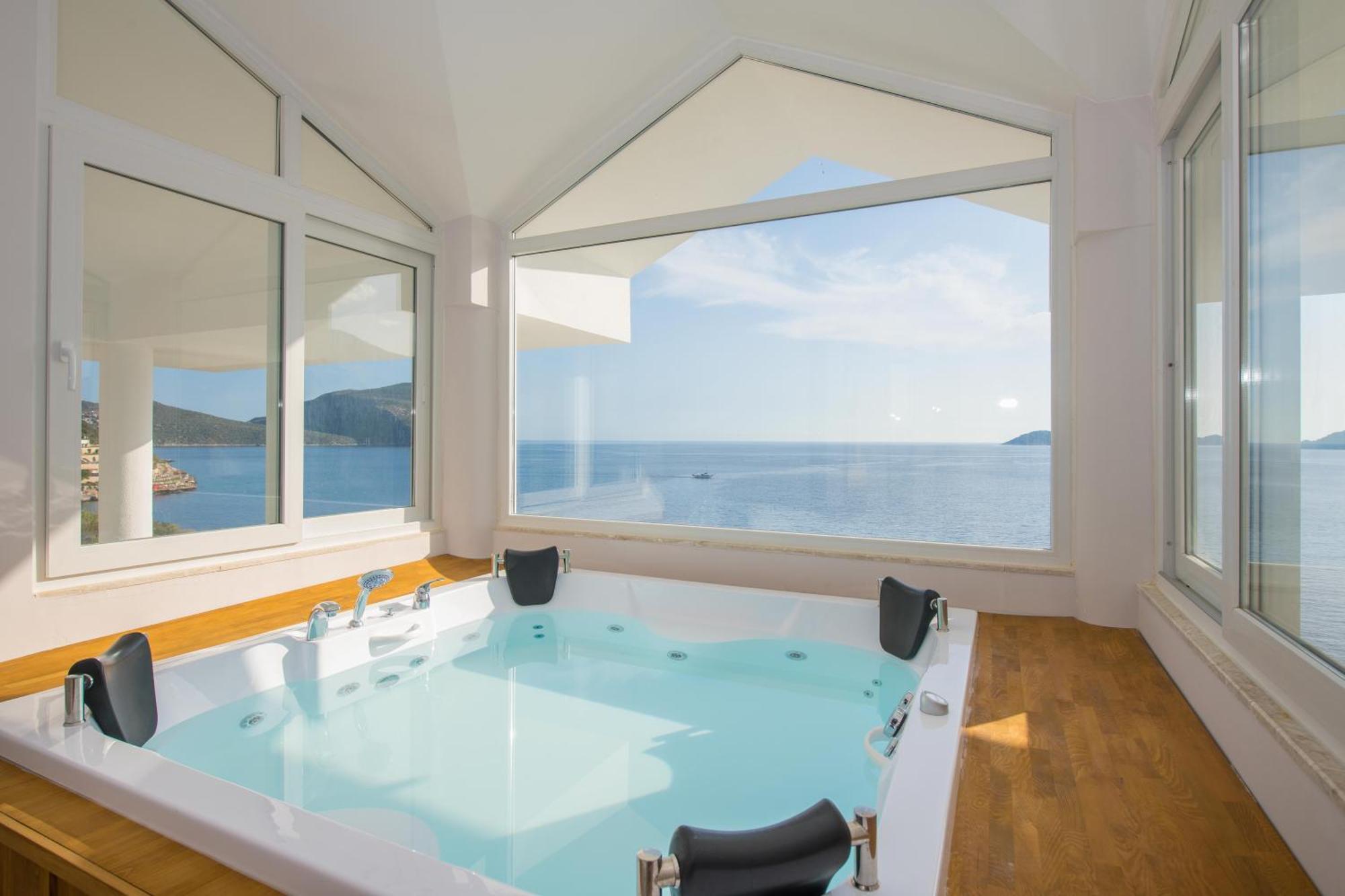 Villa Beachfront White With Private Swimming Pool *