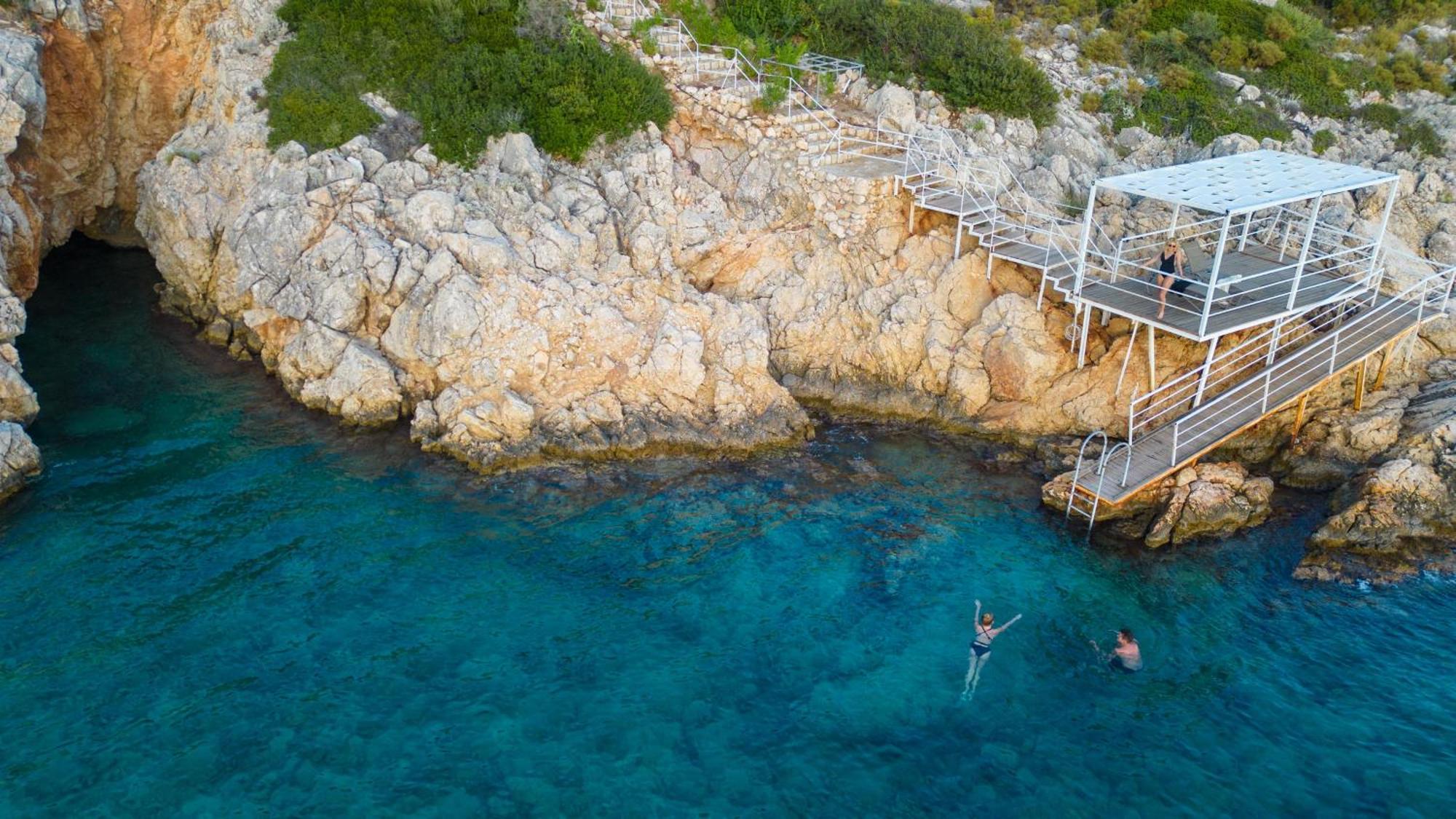 Beachfront White With Private Swimming Pool Villa