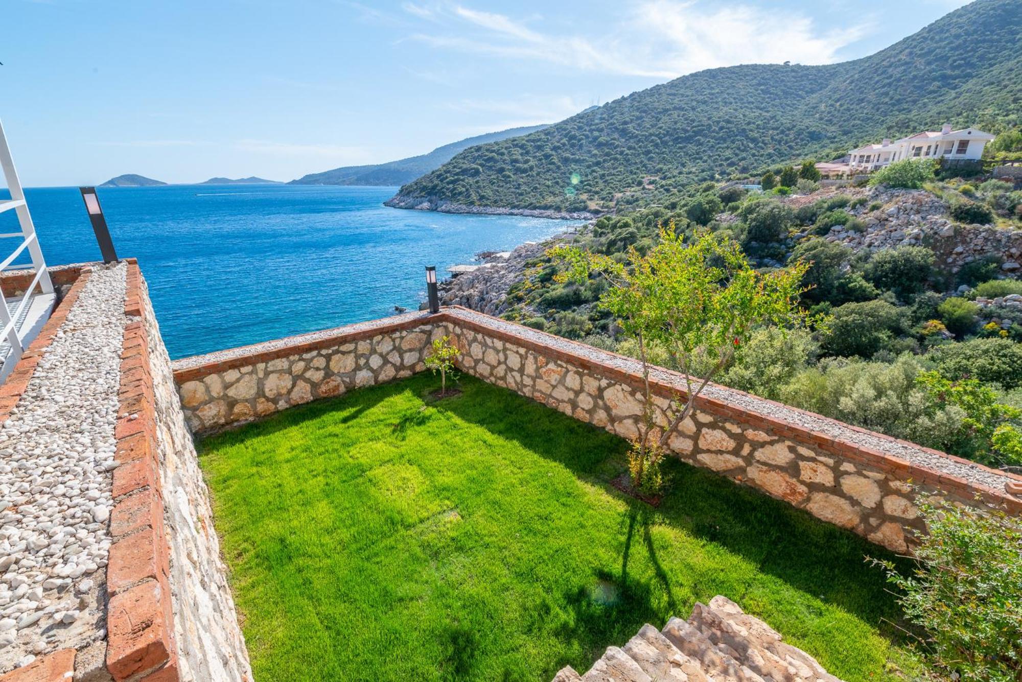 Beachfront White With Private Swimming Pool Villa