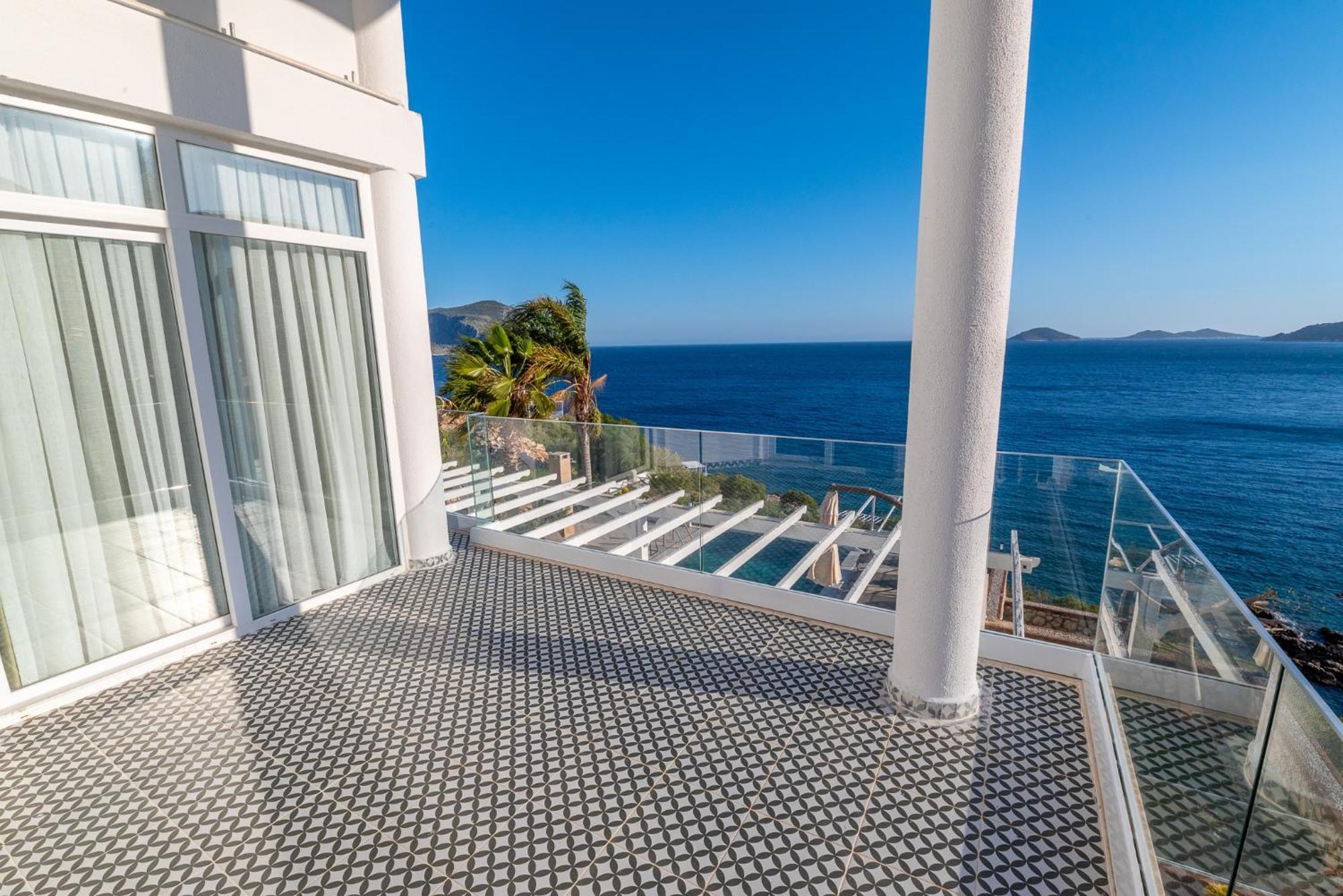 Villa Beachfront White With Private Swimming Pool Kalkan