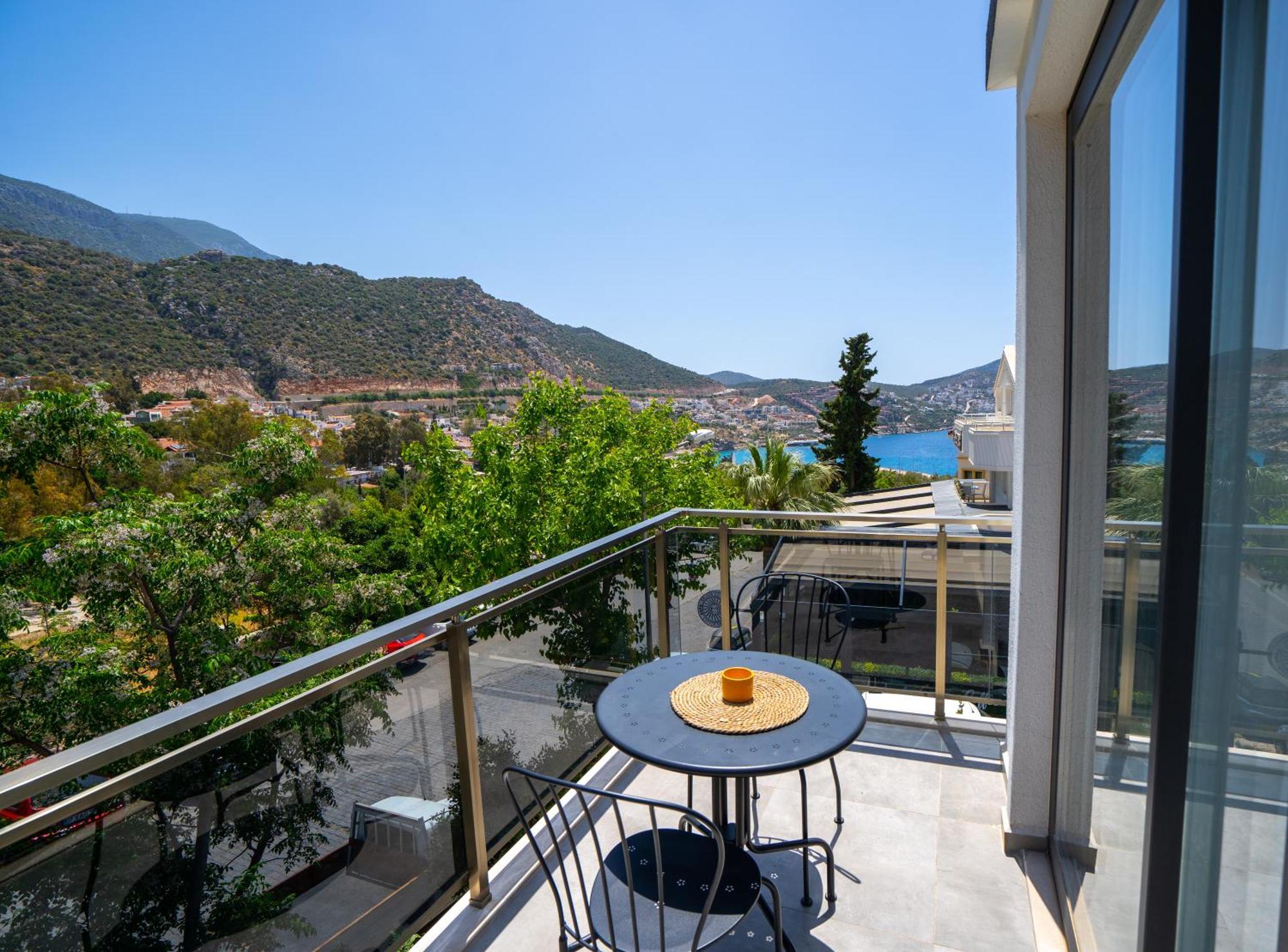 Kaya * Kalkan