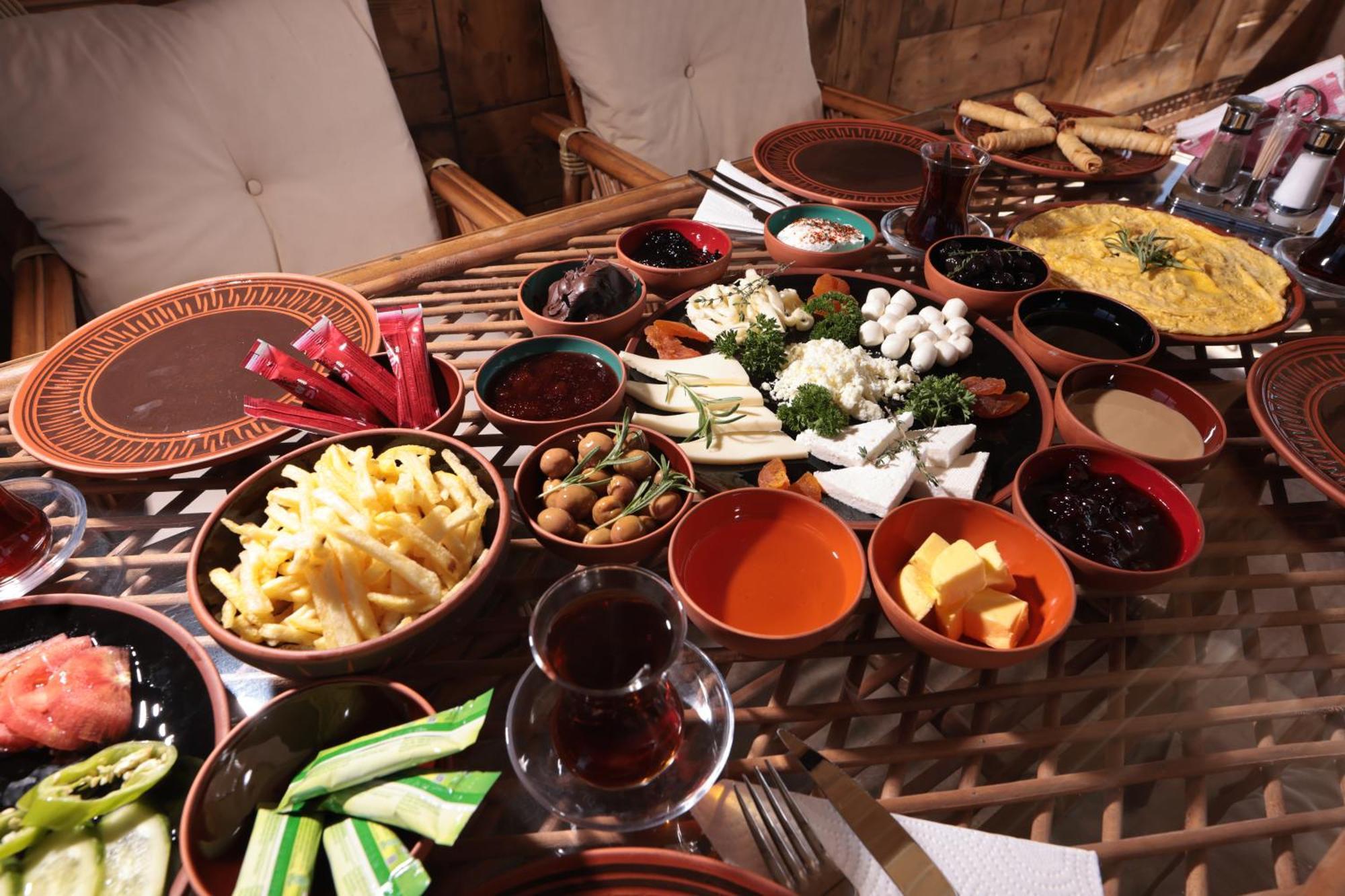 Hotel Stone Owl & Restaurant 3*