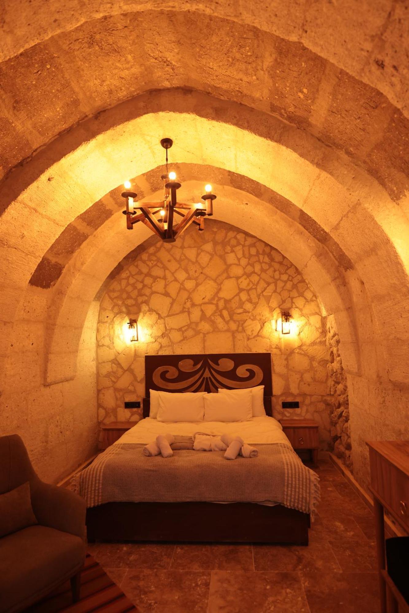 Stone Owl & Restaurant