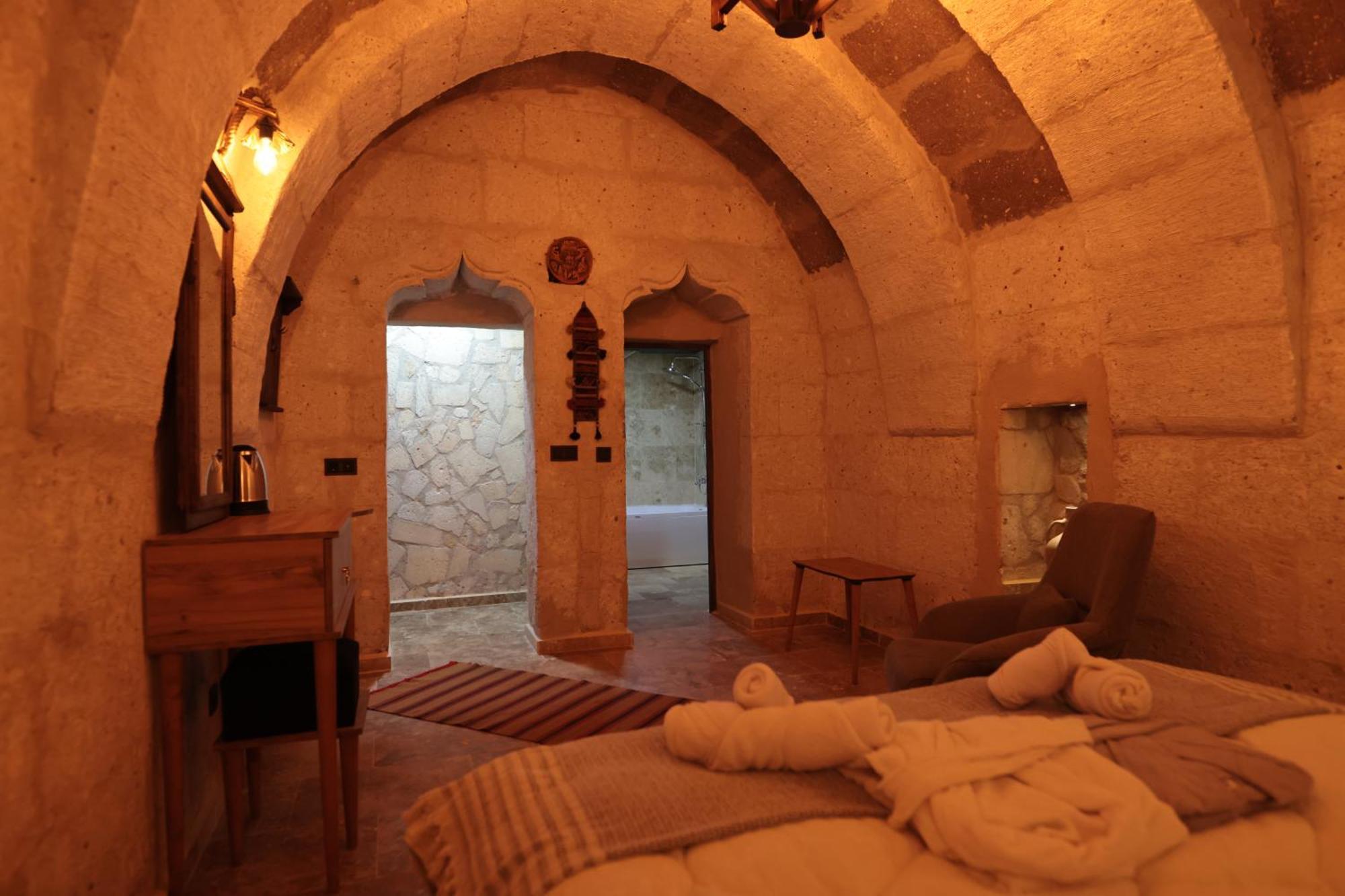 Hotel Stone Owl & Restaurant