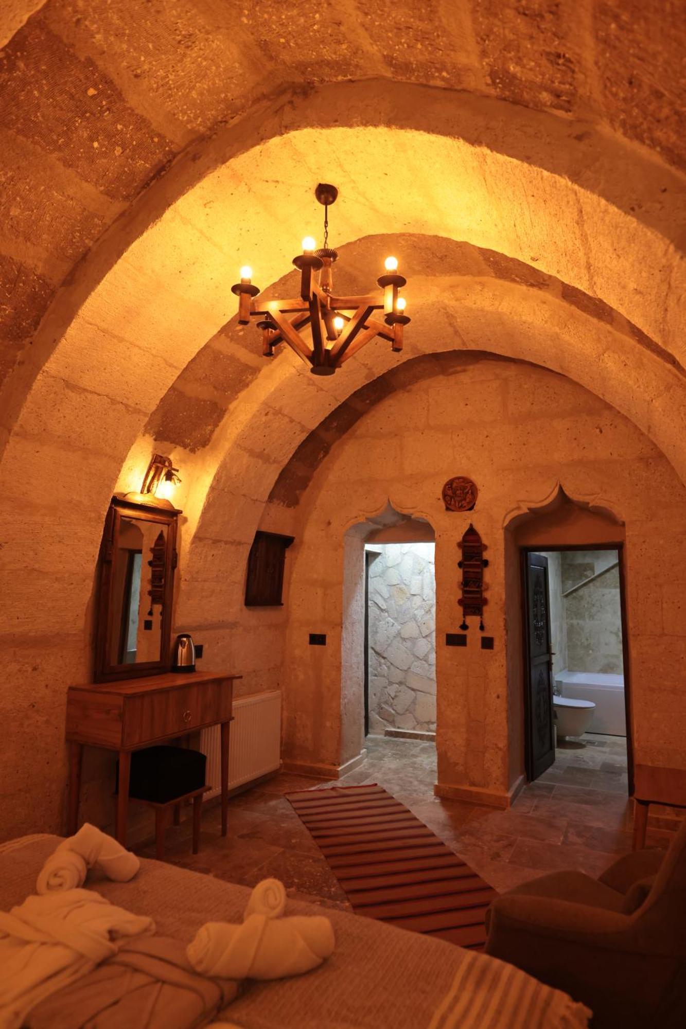 Stone Owl & Restaurant Hotel