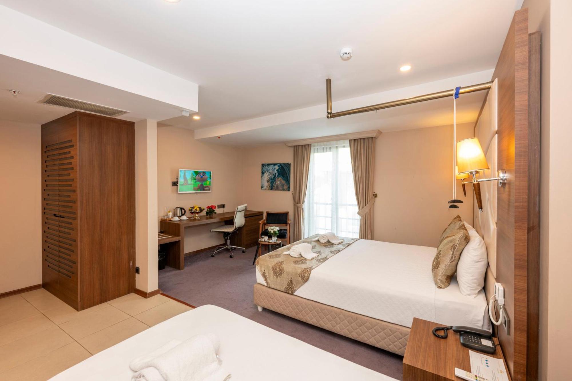 Litros & 4* Istanbul