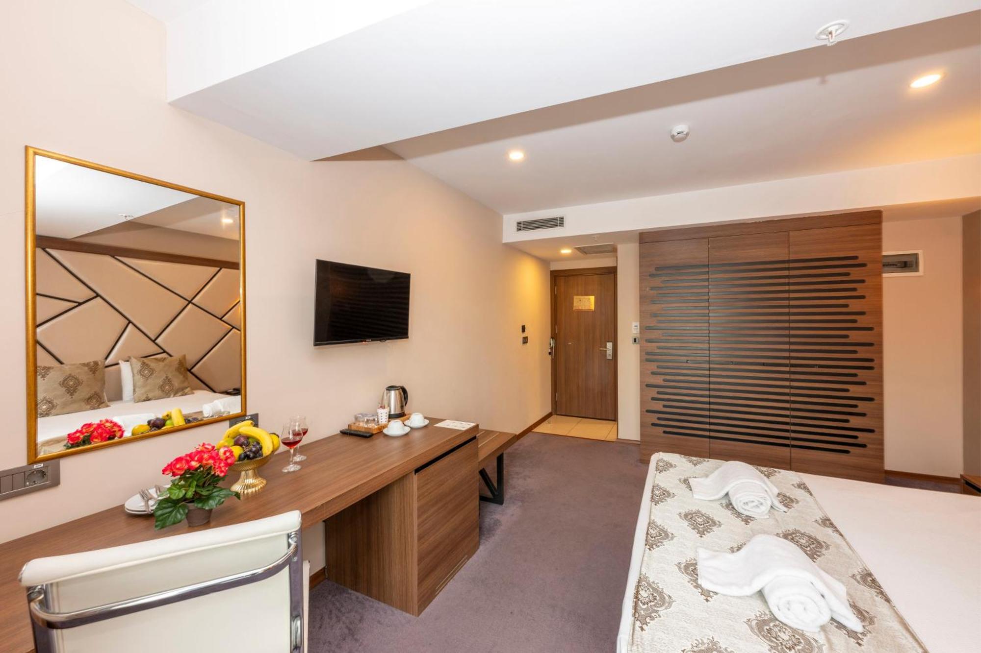 Hotel Litros &