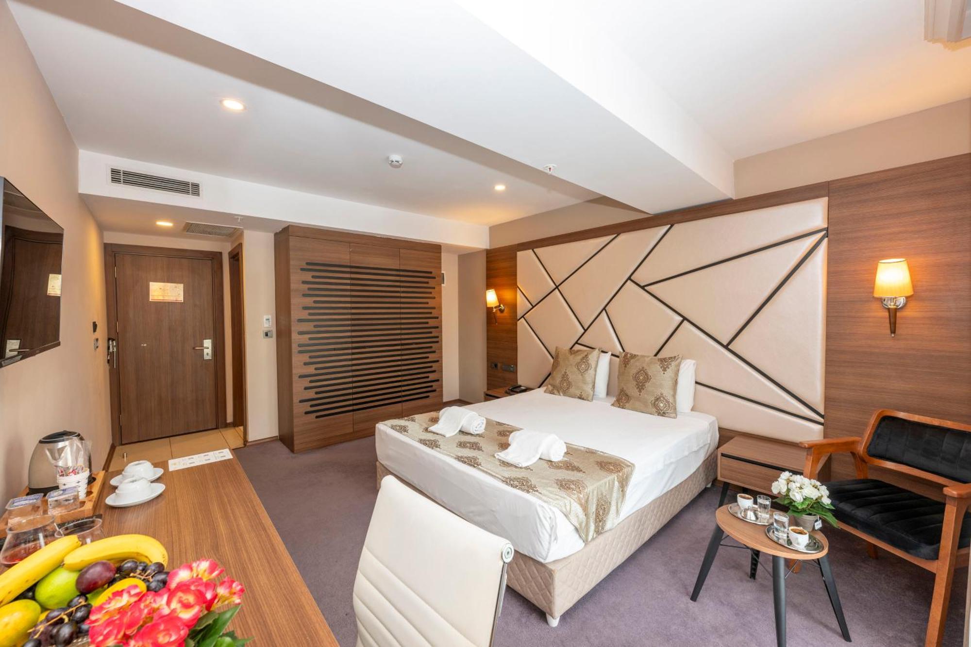 Hotel Litros & 4*