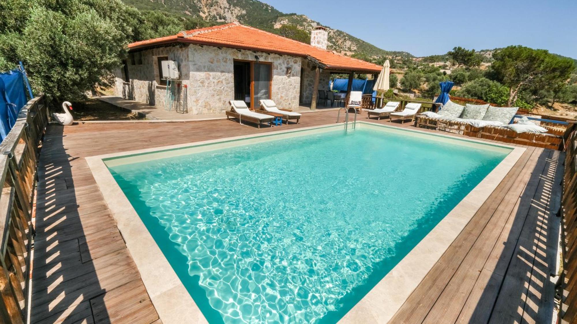 Likya House - Deniz Ve Doga Manzarali, Havuzlu Villa *