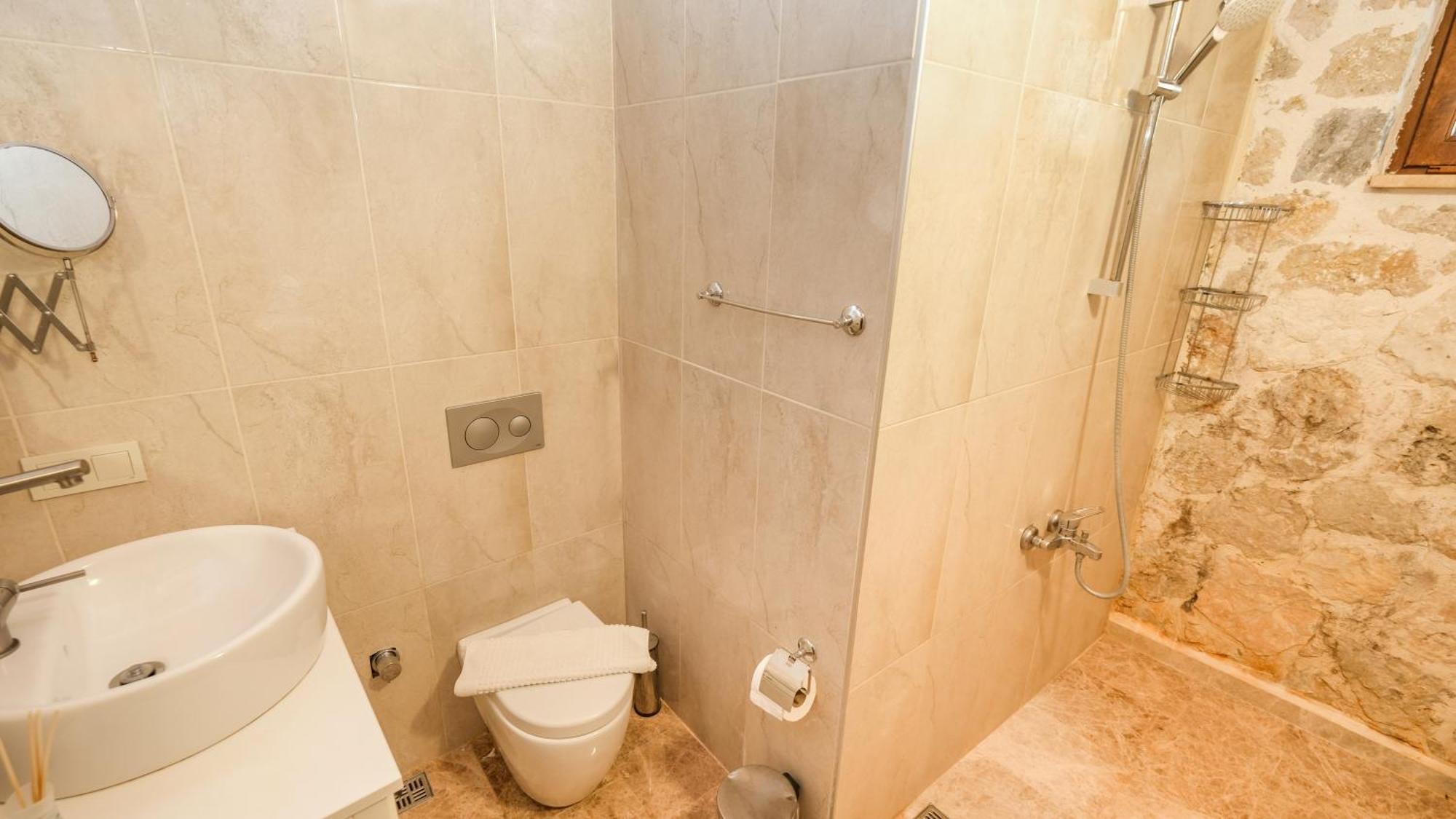 Villa Likya House - Deniz Ve Doga Manzarali, Havuzlu *