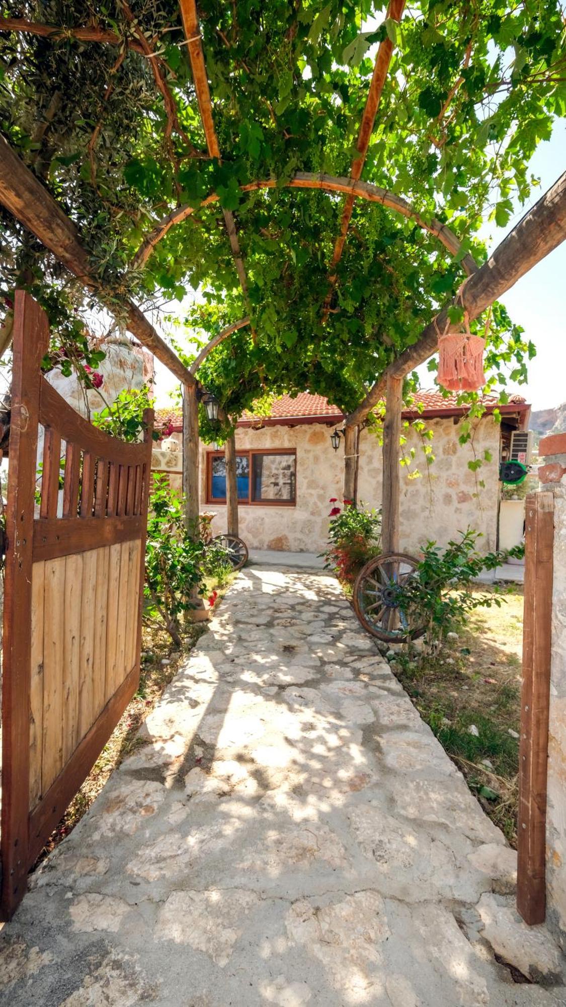 Likya House - Deniz Ve Doga Manzarali, Havuzlu Patara