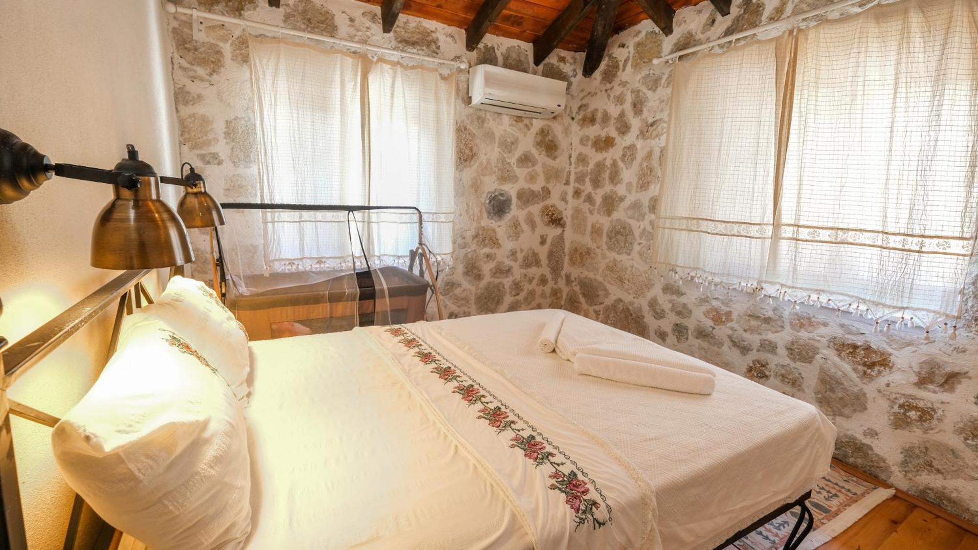 Likya House - Deniz Ve Doga Manzarali, Havuzlu