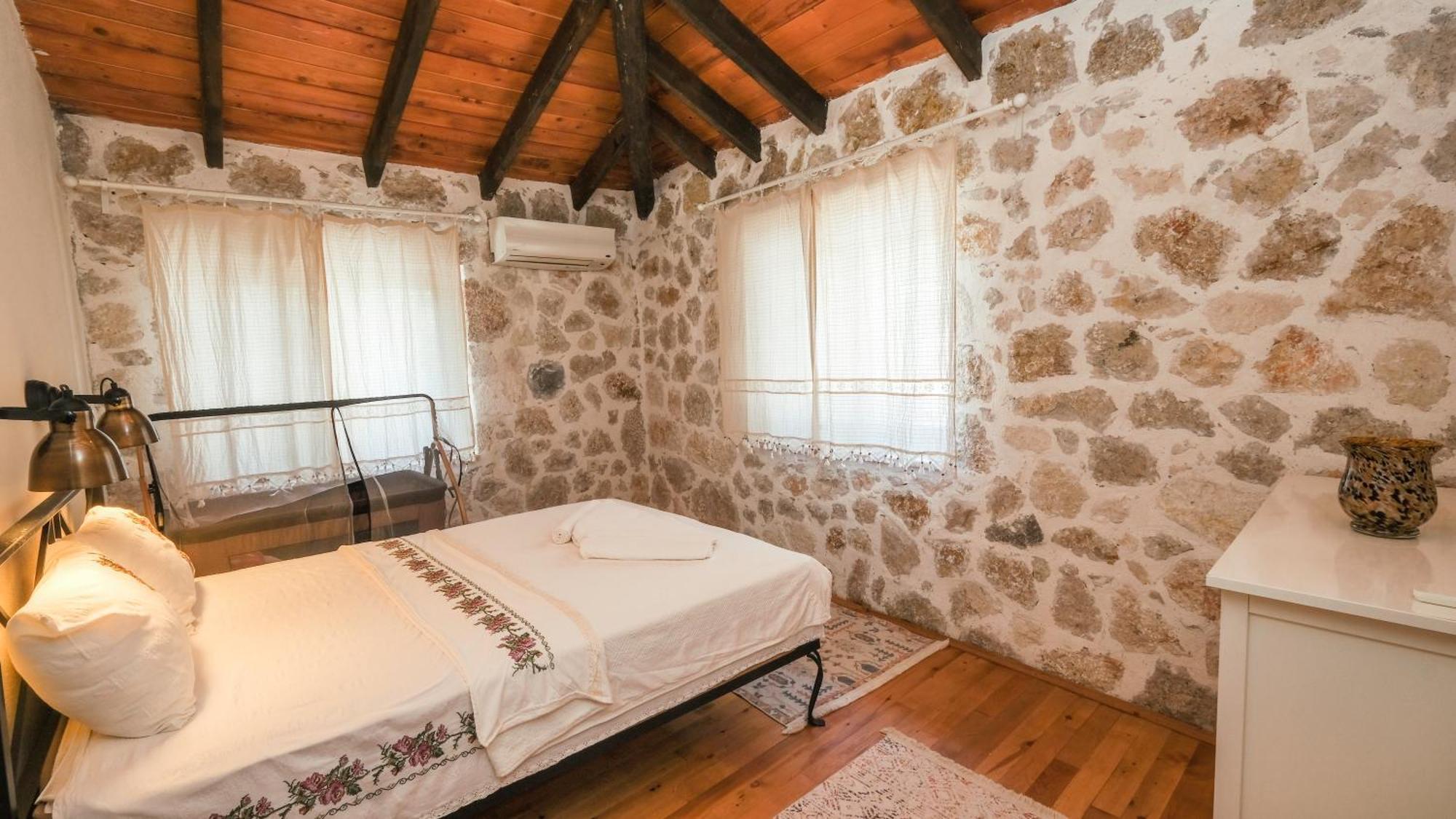 Likya House - Deniz Ve Doga Manzarali, Havuzlu *
