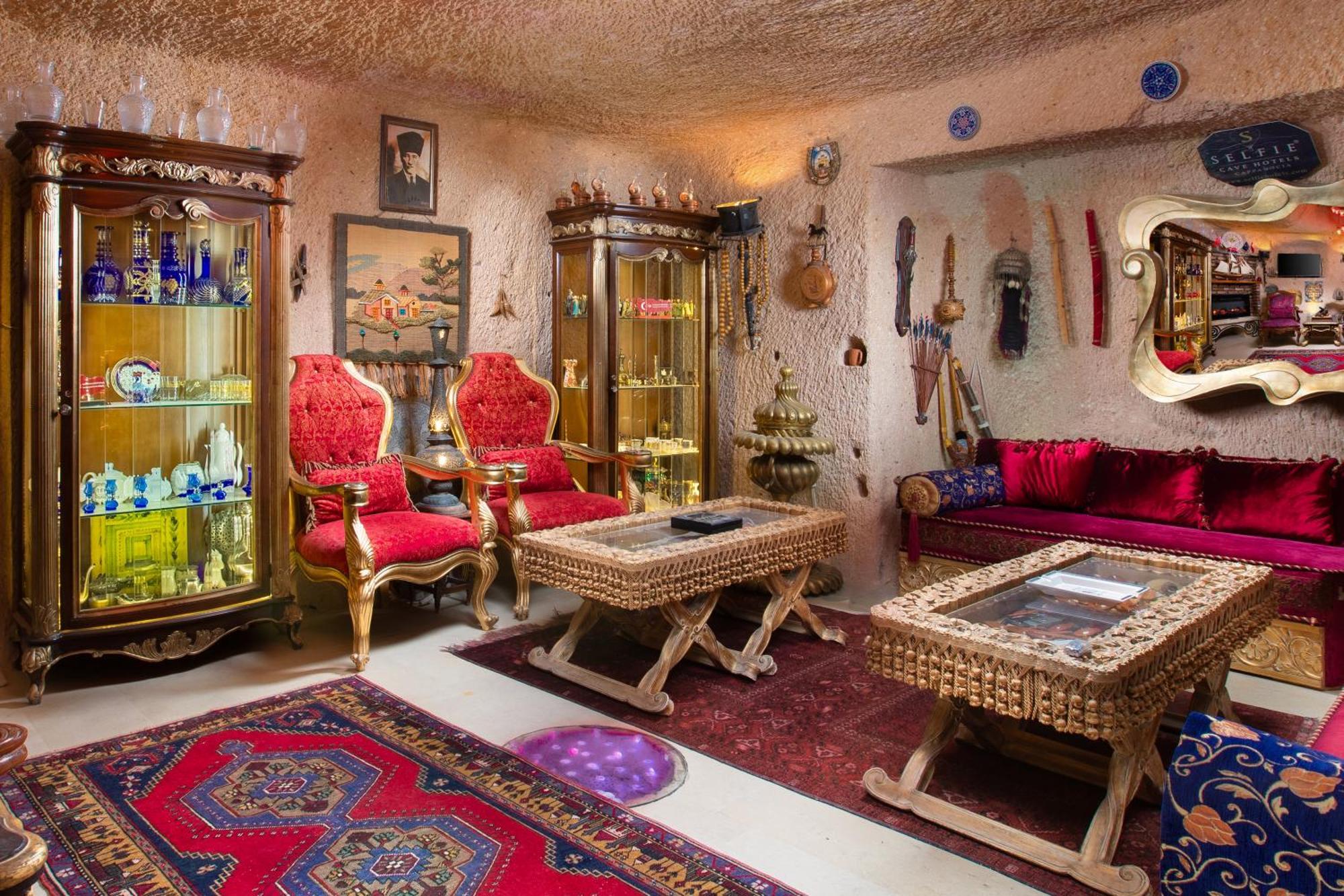 Cappadocia Fairy Chimneys Selfie Cave - Special Class Hotel Uchisar