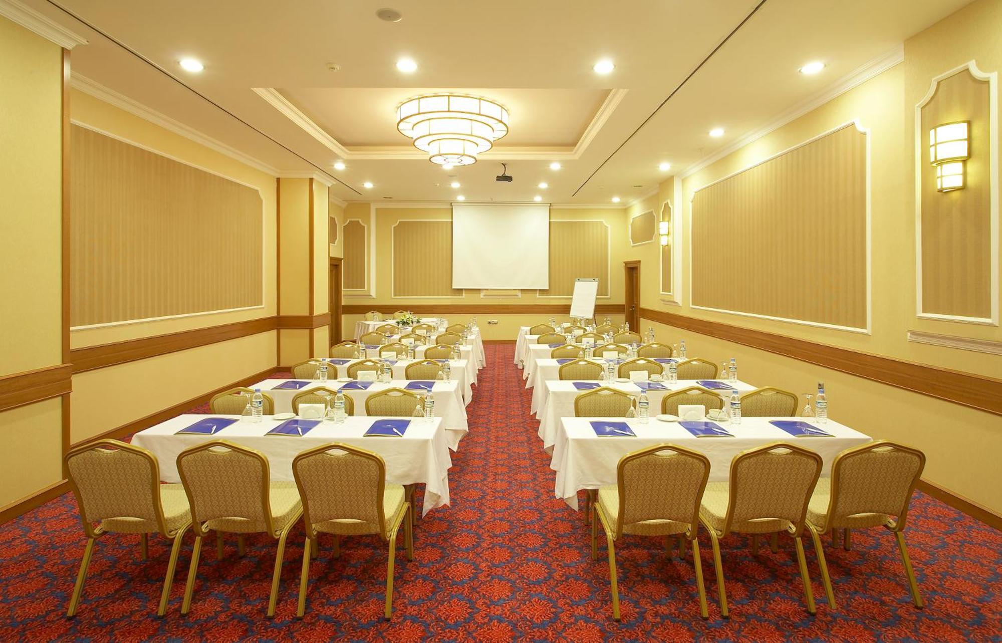 Plaza Hotel 4*