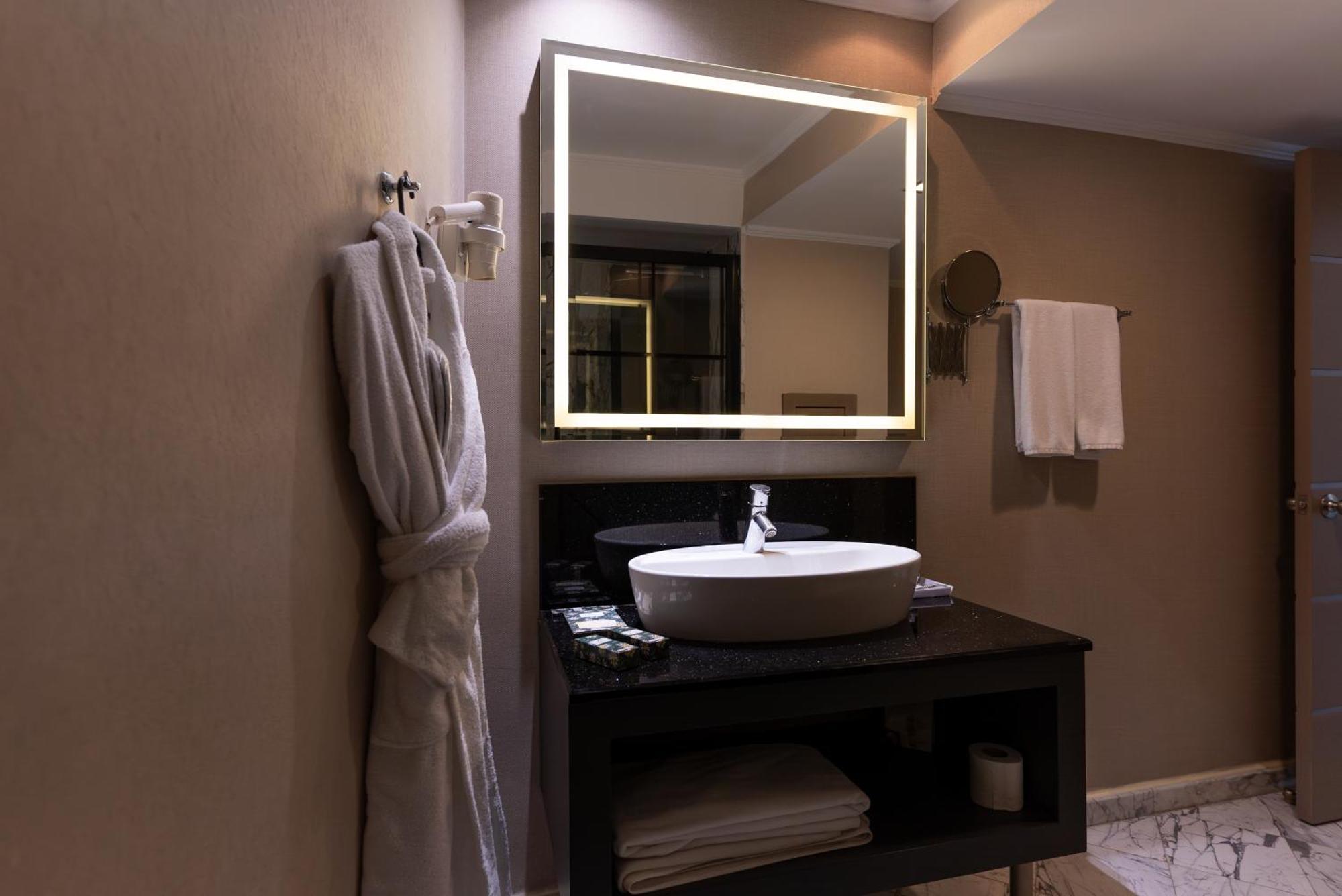 Hotel Plaza 4*