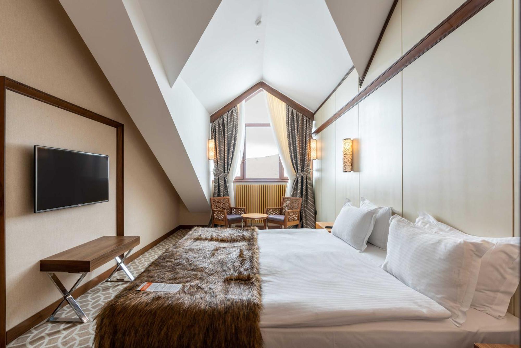3917 Hotel 4*